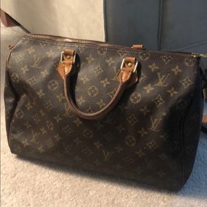 Authentic Beautiful Speedy Louis Vuitton Purse